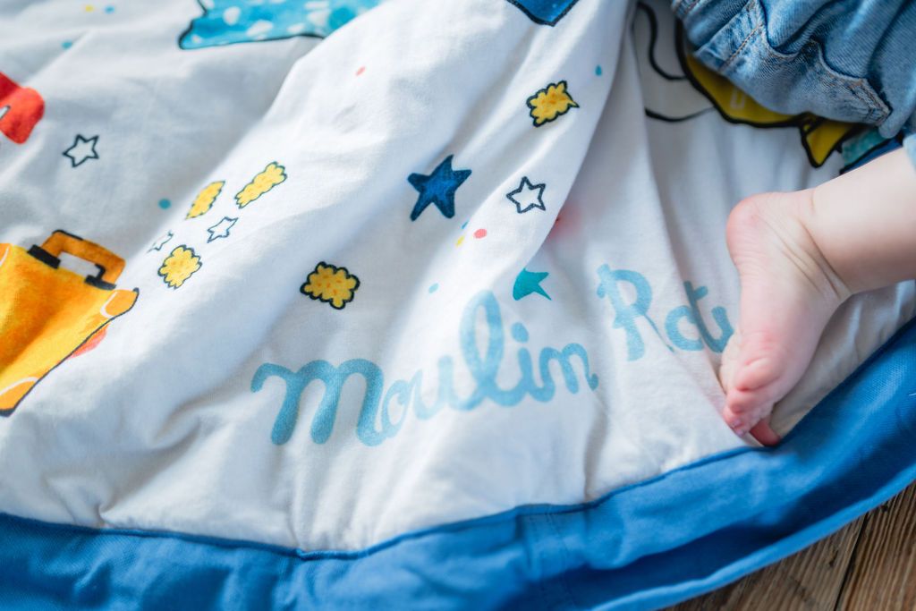 soft Puce&Pilou by Moulin Roty, detail of brand