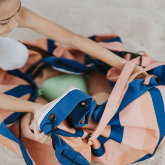 tapis de jeu & sac à jouets outdoor - mokka stripes